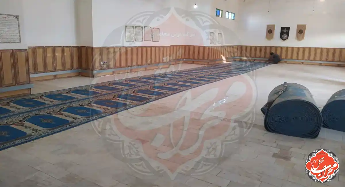 نحوه نصب فرش سجادهای و قیمت فرآیند آن 6 Prayer Carpet Installation1