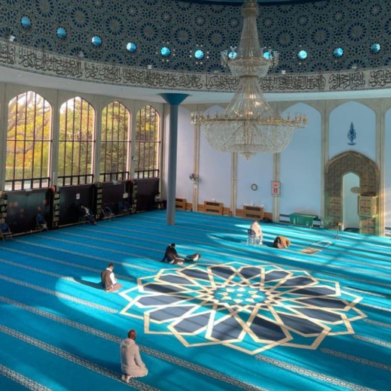 چه شرکتی بهترین تولیدکننده فرش سجاده ای کاشان هست؟ 6 mosque carpet 01