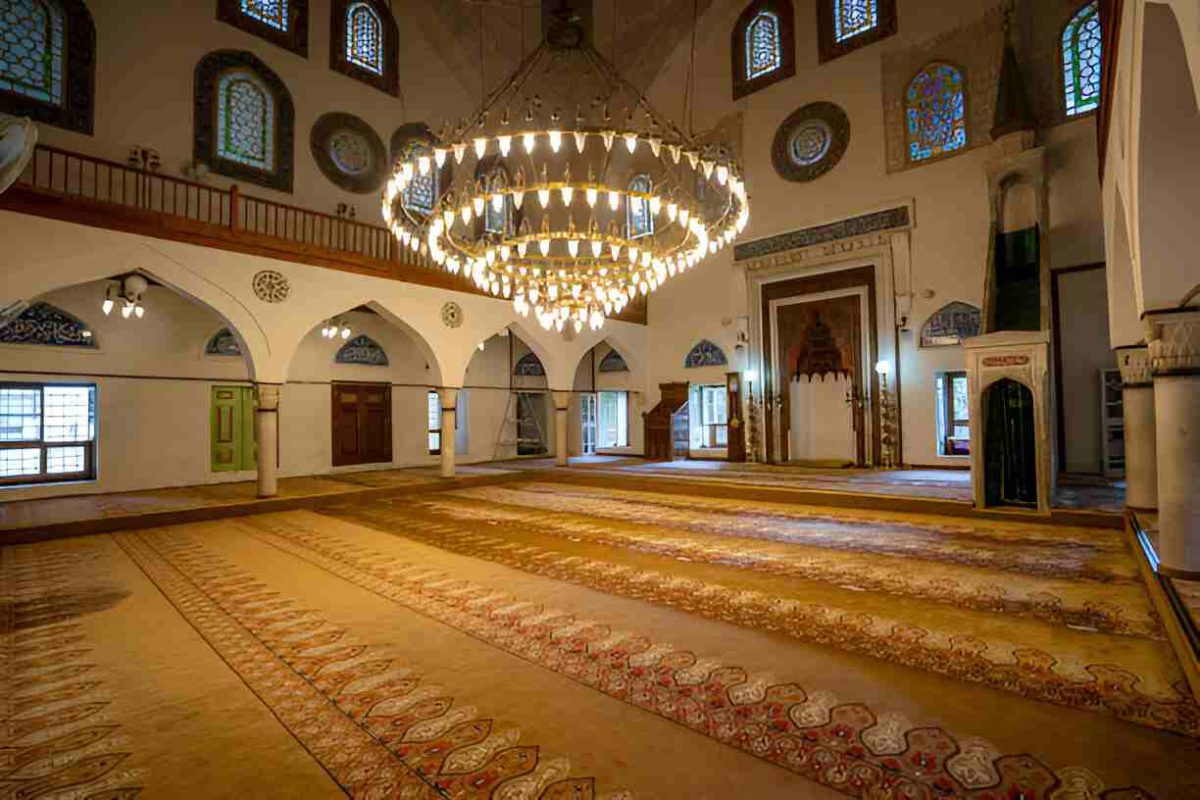 نذری ماندگار: راهنمای وقف فرش مسجد به نیابت عزیزان درگذشته 30 simple mosque carpet dubai